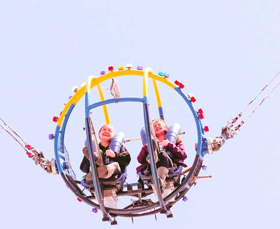 how does the slingshot ride work